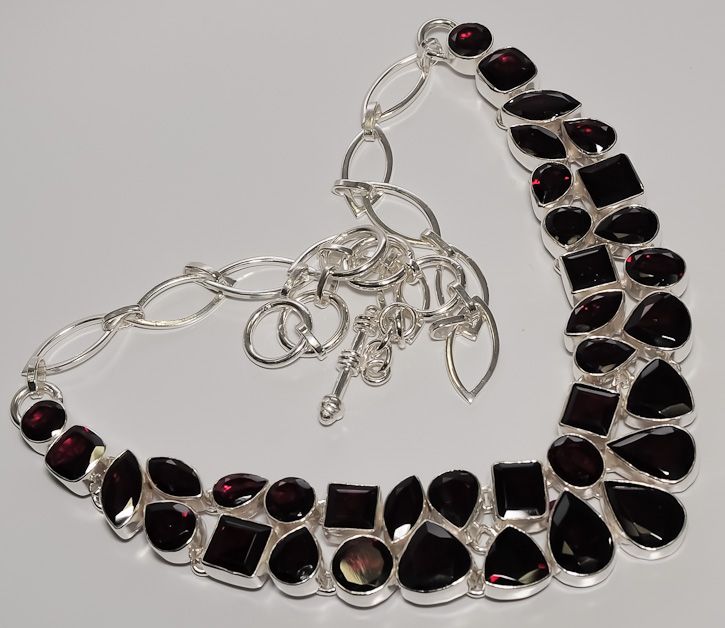 ELEGANT  FACETED RED GARNET .925 SILVER NECKLACE 18  