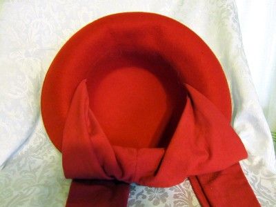 Womens Soft Felt Hat RED with attached ties VERY NICE  