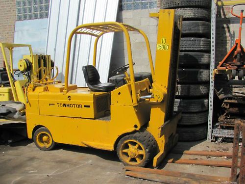 15000LB CAPACITY FORKLIFT TOWMOTOR (1120)  