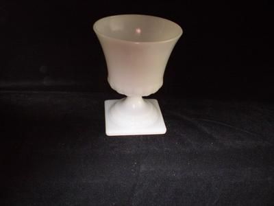 Brody, MJ44, 8 3/4, Milk Glass, Jardiniere/Planter  