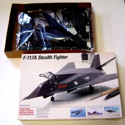 Testors F 117A Stealth Fighter Model Plane 1/72 kit 654  