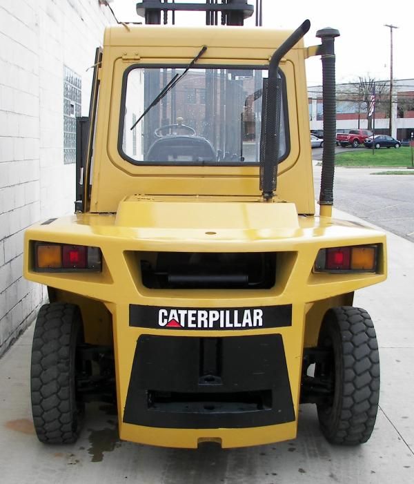 NICE CATERPILLAR 15000 LB DIESEL PNEUMATIC FORKLIFT 15,000 DP70 YARD 