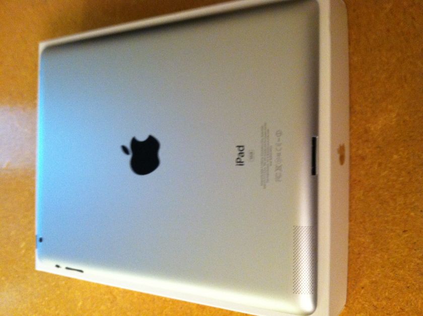 Apple iPad 64GB, Wi Fi + 3G (AT&T), 9.7in   Black 885909405923  