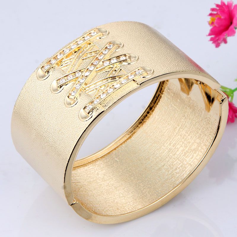 gold plated frosted white rhinestone bead twisted spiral patterns cuff 