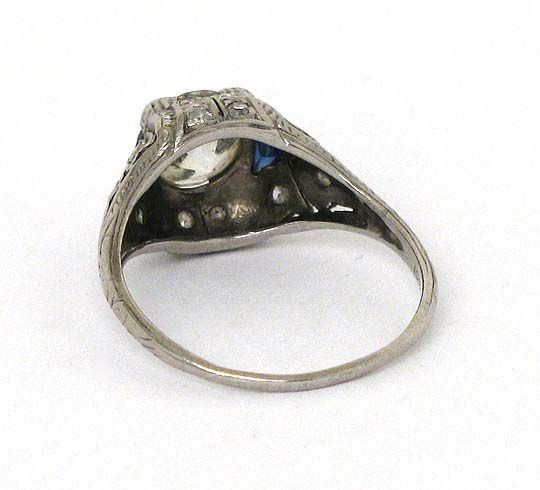 VINTAGE PLATINUM & 1.5 CT. DIAMOND SOLITAIRE BAND RING  