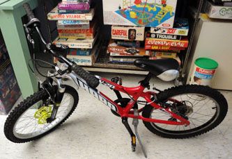 2004 Haro V20 Aluminum Juvenile Mountain Bike for Kids w/ Mongoose 