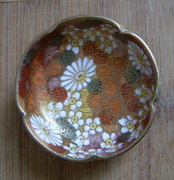 PAIR OF MILLEFLEURS SATSUMA INDIVIDUAL NUT DISHES circa 1912 26