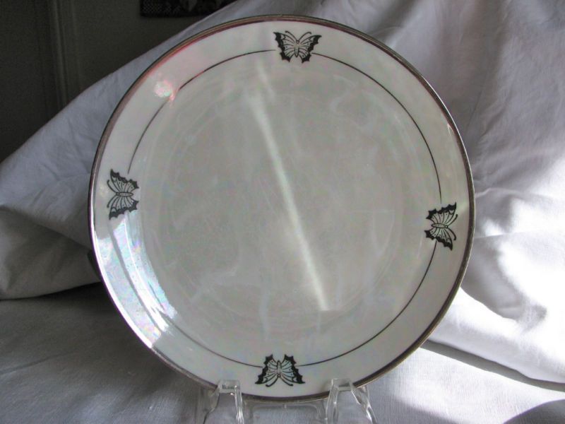 THOMAS BAVARIA WHTE BLACK BUTTERFLY LUSTREWARE SM PLATE  