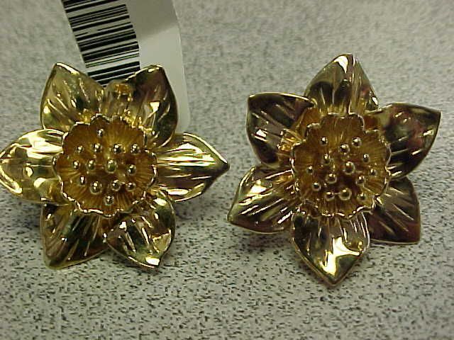 Tiffany & Co 1940s Flower Earrings 14k Clip ons  