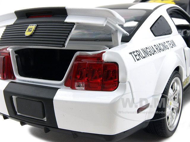 2008 SHELBY MUSTANG TERLINGUA WHITE 118 MODEL CAR  