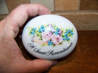 Trinket Box/Sweet Remembrance/Avon/1982/valentines day  