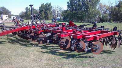 2006 DMI 5310 16 Row NTX 5310 Strip Tiller with NH3 and Dry Fert 