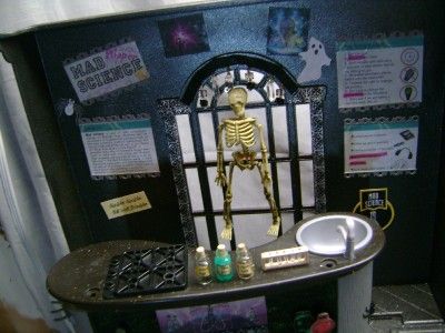 OOAK Custom Re paint Monster High School House ~ TONS of EXTRAS 