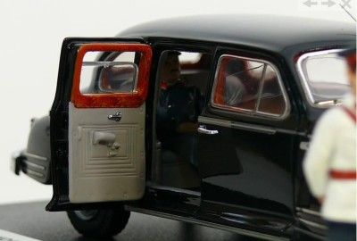 43 Russian President / General Car with 2 Figures Resin Models 