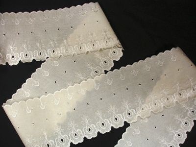 Scalloped Eyelet Ecru Lace Fabric Trim 4.5wd  5 YARDS  