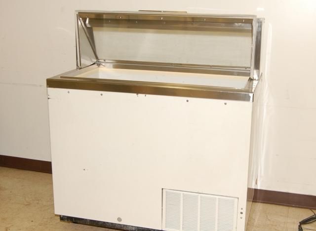 Kelvinator Ice Cream Cream Dipping Freezer, 46 1/2 Wide  