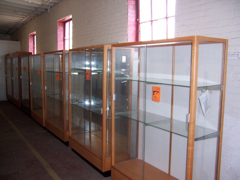 GLASS DOOR SHOWCASE TROPHY * PICK UP ONLY DAYTON OH  