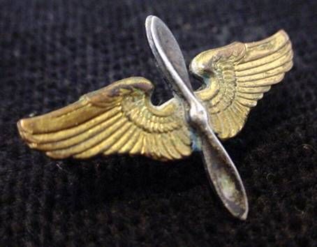 WW1 US Military Collar Wings Pin Dog Utica USA Maker Air Force WWII 