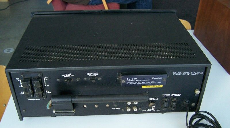 Sansui TU 999 tuner   nice shape, works well (classic AU 999 companion 