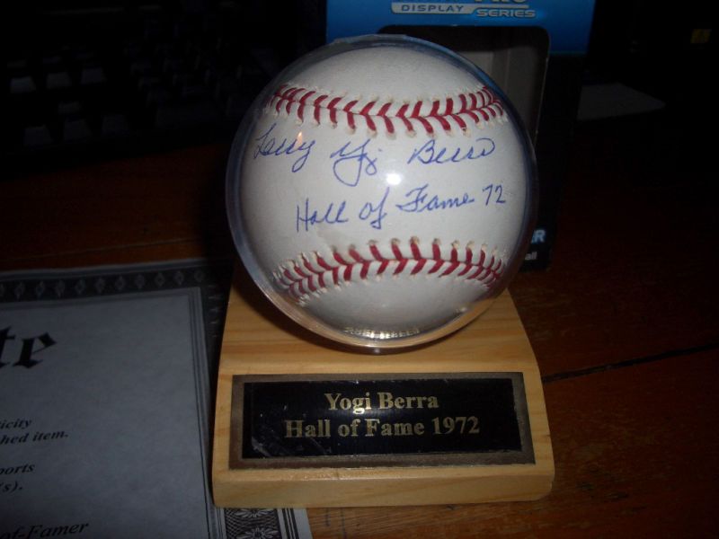 LARRY Yogi Berra Autographed Baseball auto singed HOF72  