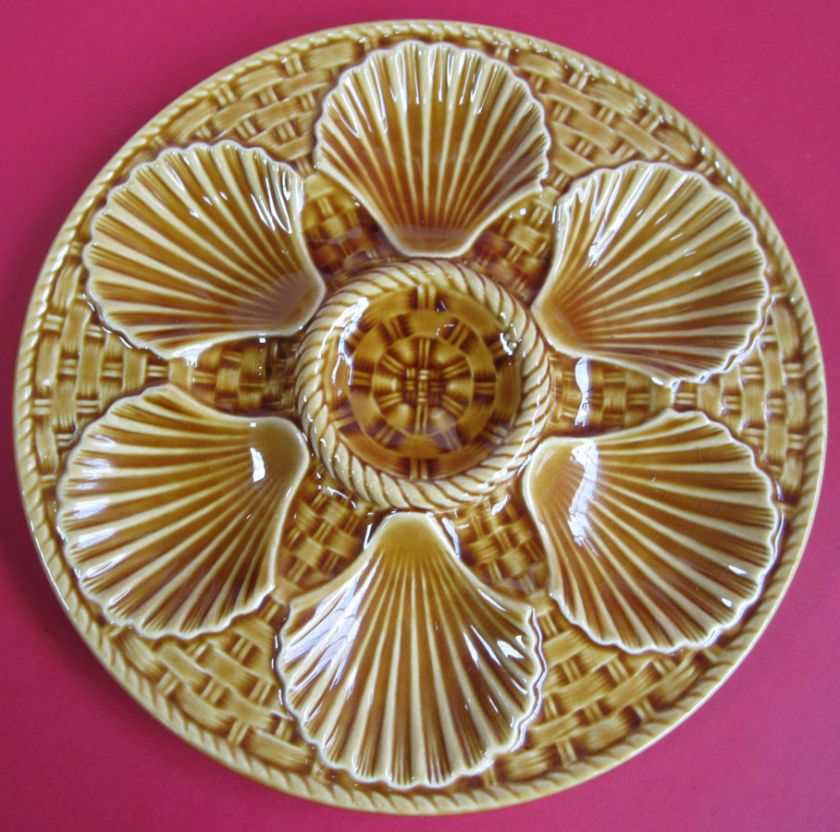 VINTAGE MAJOLICA OYSTER PLATE LONGCHAMPS  