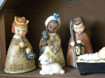 Goebel Hummel 8pc Nativity Set #209 & 213 w/ Wooden Manger; NR  