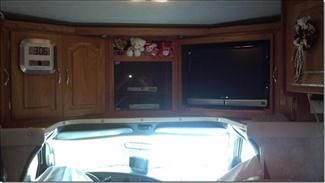 2005 Coachmen Leprechaun 31ft Class C Motorhome, Slide Out, Low Miles 