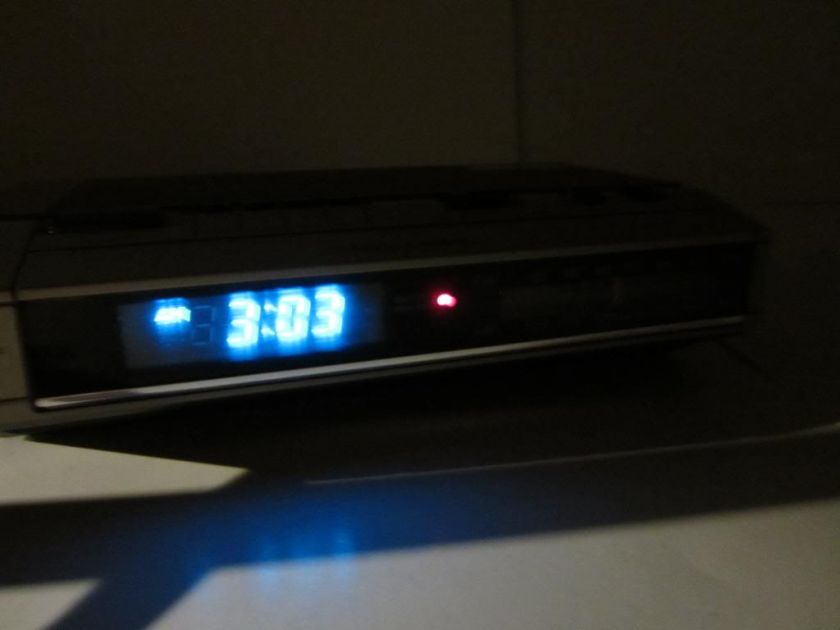 VTG Retro Digital AM/FM Alarm Clock Radio Realistic Chronomatic 253 No 