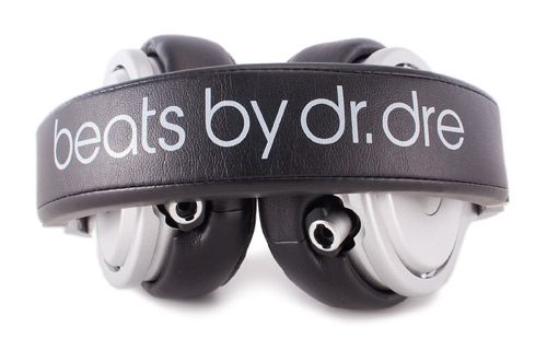 Beats Pro by Dr. Dre from Monster  Monster Beats Pro by Dr. Dre vs. B 