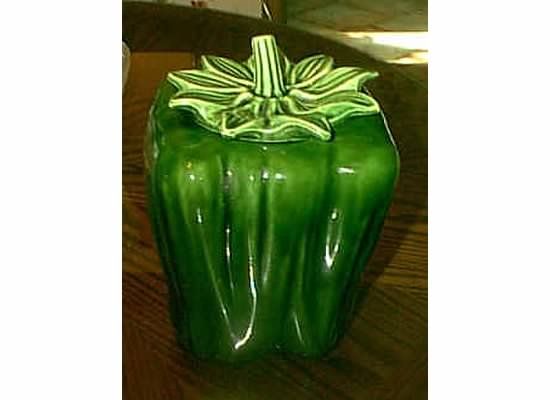 VINTAGE MCCOY MC COY CERAMIC GREEN BELL PEPPER COOKIE JAR CANISTER 157 