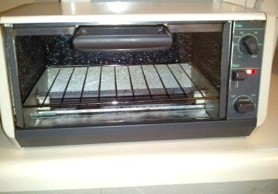 BLACK & DECKER UNDER COUNTER TOASTER OVEN BROILER TRO 500TY2 