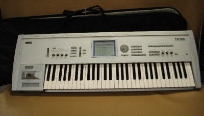 KORG TRITON 61 KEY KEYBOARD MUSIC WORKSTATION SAMPLER W/CASE _ 8 3423 