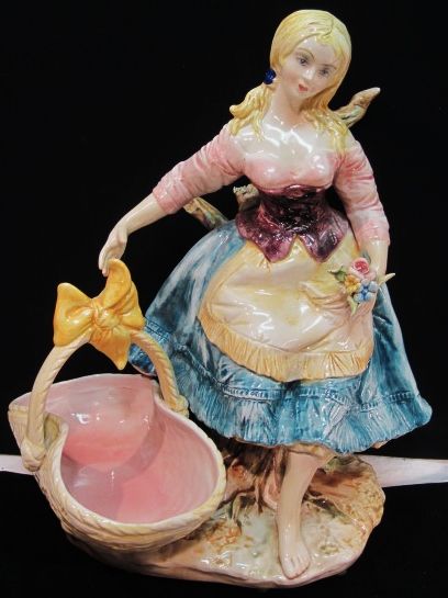 VTG ITALIAN ITALY MAJOLICA FIGURINE~15 STATUE~GIRL LADY~BASKET 