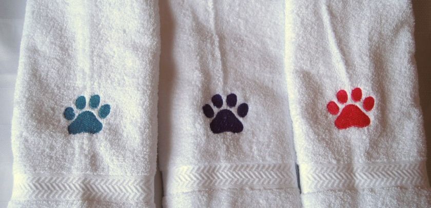 BIG PAW PRINT DOG/CAT   HAND TOWEL   ADORABLE  
