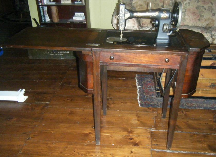   MARTHA WASHINGTON SIDE TABLE WHITE ROTARY SEWING MACHINE w/ TREADLE