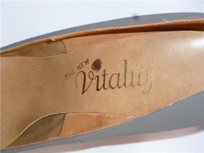 Vintage Vitality Chantilly High Vamp Gray Pumps Heels  