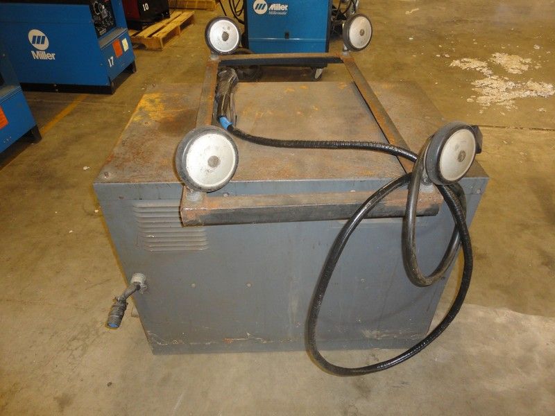 Lot of 2 welders  Lincoln IDEALARC R3S 400 & Tm 300/300  