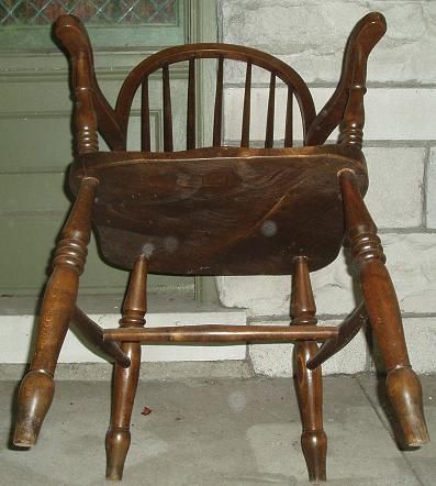 Antique Windsor ENGLISH YEW WOOD ARM CHAIR comb back early american 